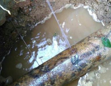 孟连楼顶渗水维修公司分享下地暖漏水的原因及检测方法。